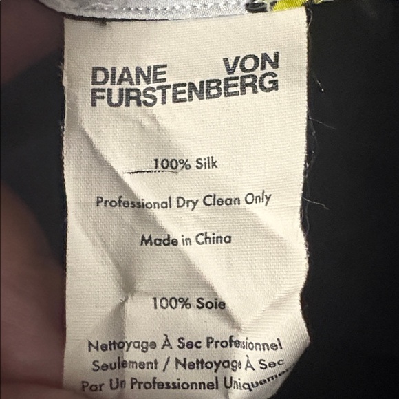 DIANE VON FURSTENBERG Silk Floral Sleeveless Top in Yellow/Black/White Size S - Picture 6 of 6